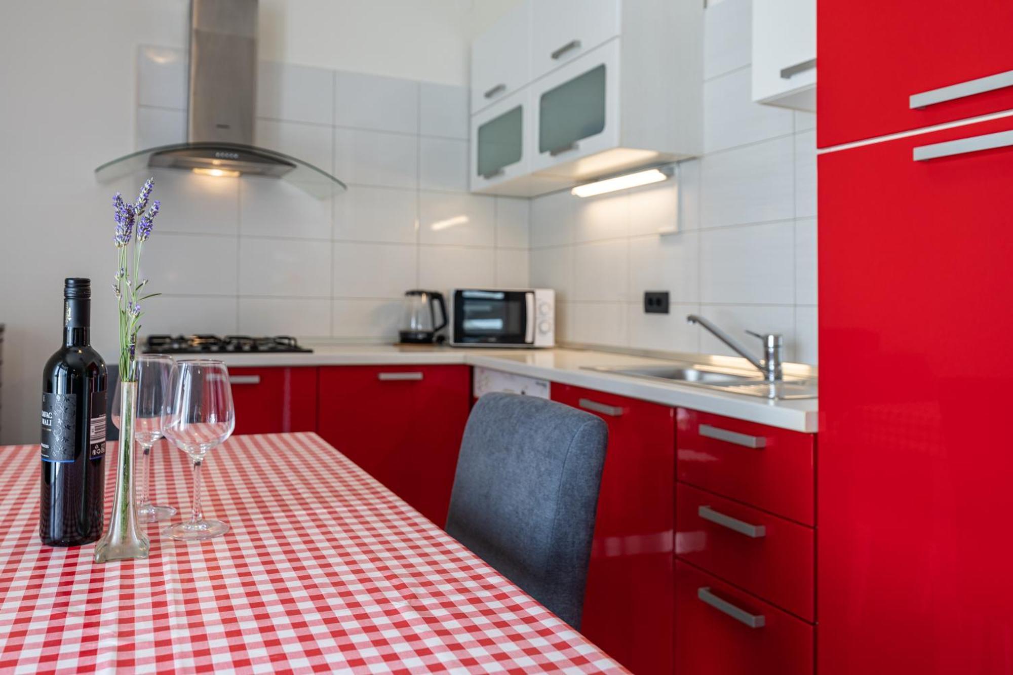 Apartment A & J เพทรอซาเน ภายนอก รูปภาพ