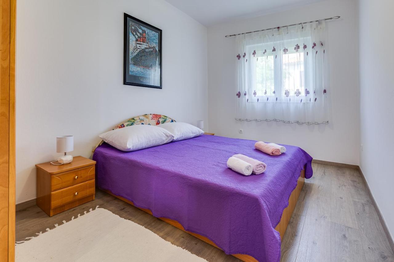 Apartment A & J เพทรอซาเน ภายนอก รูปภาพ